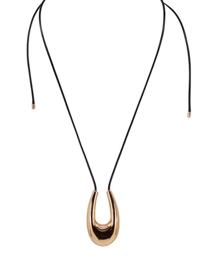 Metal U Pendant Necklace