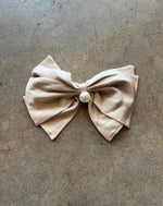 Pearl Bow Clip