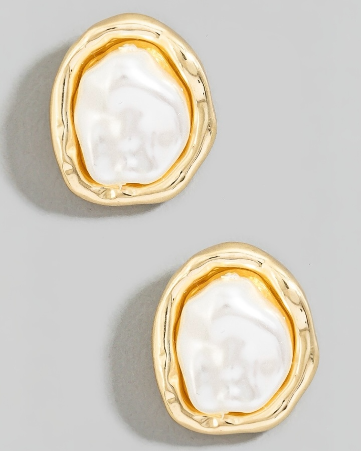 Warped Metallic Set Pearl Stud Earrings