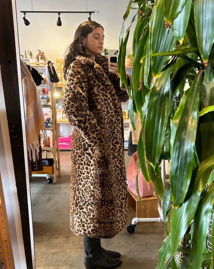 Faux leopard coat 2025