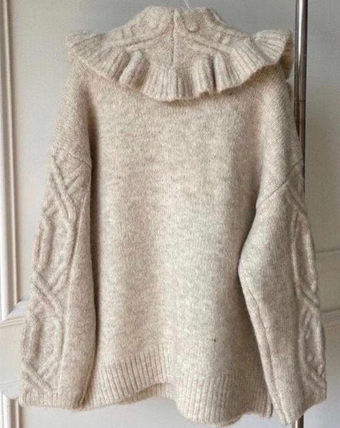 Ruffle Collar Cardigan